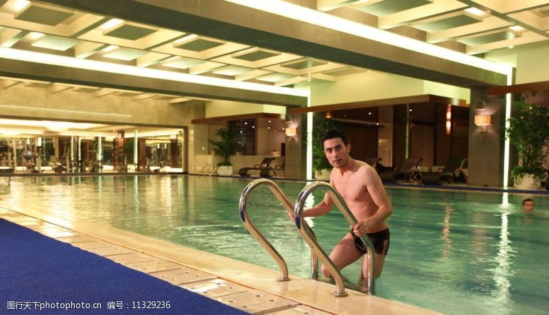 室内游泳池五星酒店图片