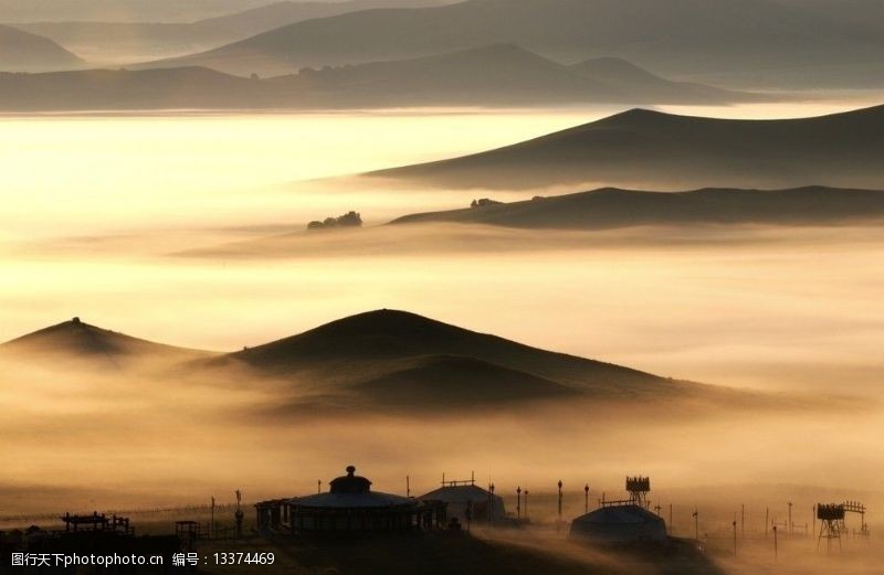 晨雾清晨的雾海图片