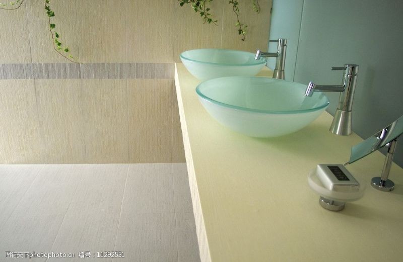 淋浴浴室卫生间瓷砖铺贴样板间铺砖图片