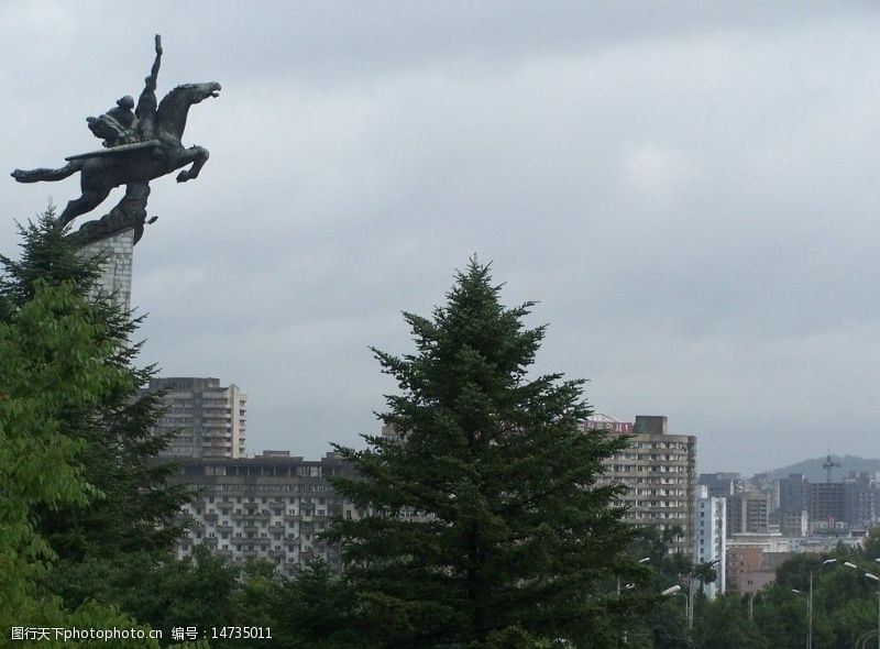 松柏朝鮮平壤千里馬銅像图片