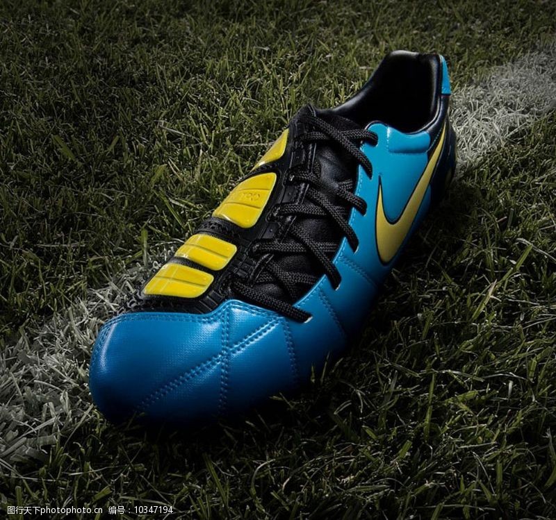 新款足球鞋耐克nike足球鞋新款图片