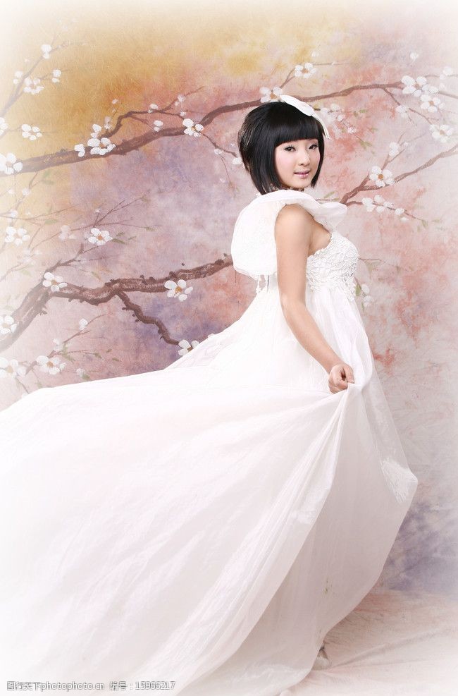 秋千白色婚纱图片