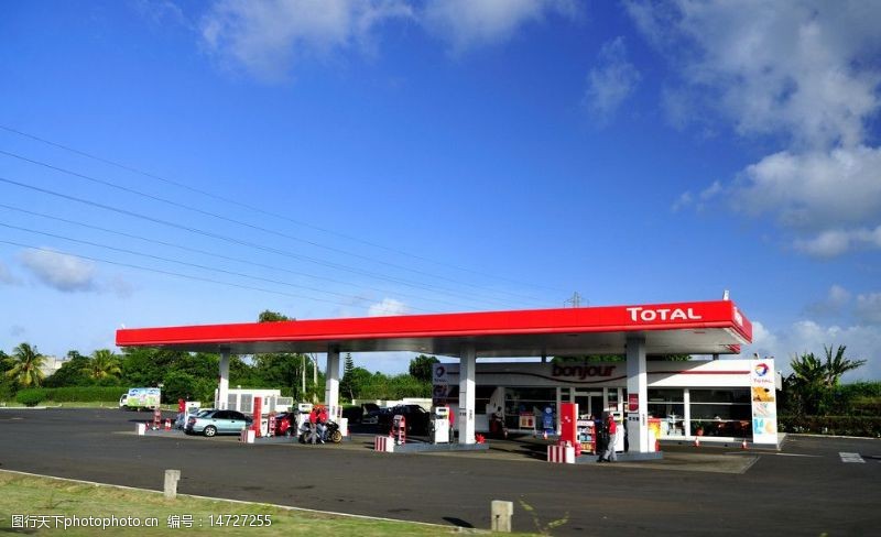 印度洋毛里求斯路易港郊外路边加油站图片