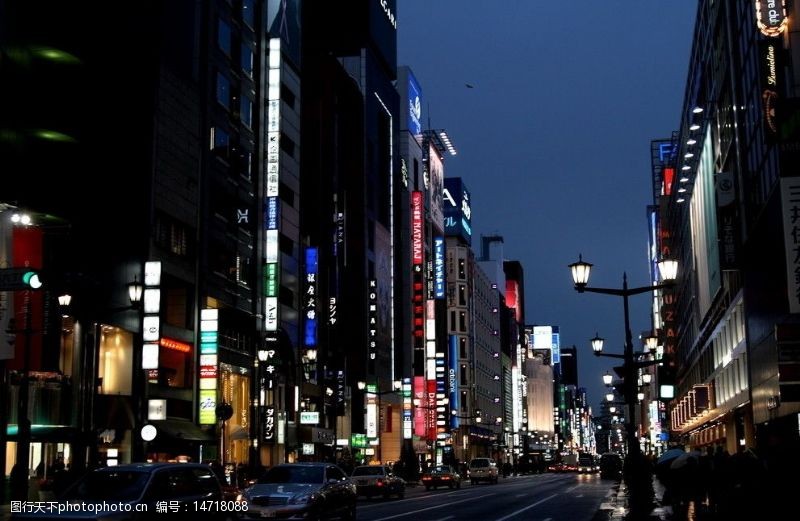 樱花之旅东京银座夜晚的街景图片