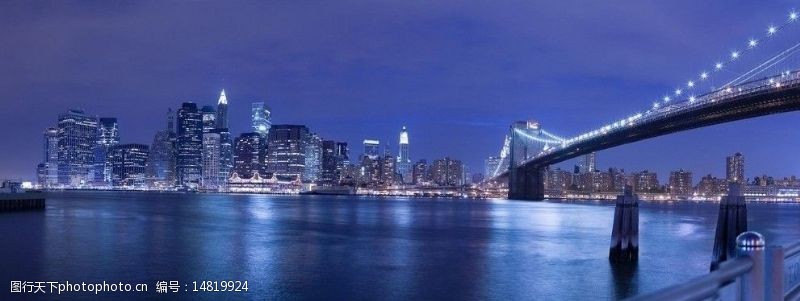 宽阔纽约曼哈顿岛布鲁克林大桥夜景图片